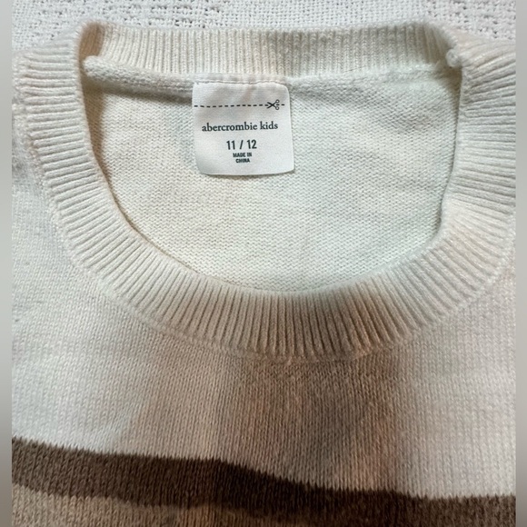 Abercrombie Kids  Girl Cream and Brown Crewneck Sweater - Picture 9 of 9